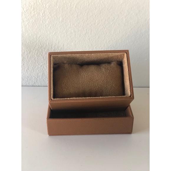 Michael Korea Leather Watch Box - Picture 2 of 2